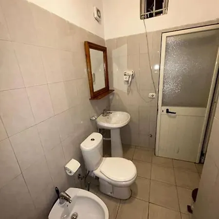 Rezidenca Hasanaj 3 דורס